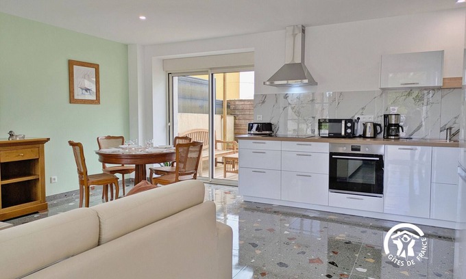 Louverne Apartamento | Casa de campo La Maison du Bourg con terraza y estacionamiento, 4 personas en Louverné