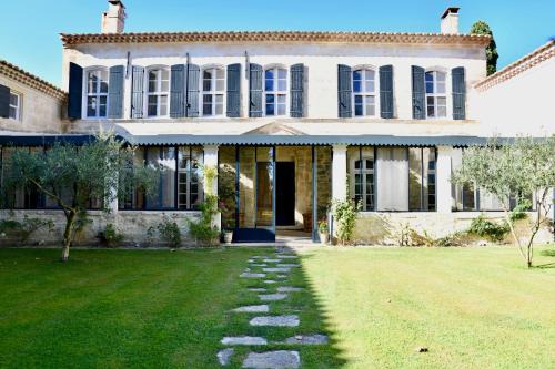 Le Sambuc Casa | La Maison du Mas de Peint