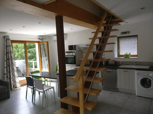 La Chapelle-de-la-Tour Casa | La Maison De Pierre