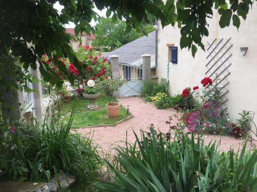 Verneuil-en-Bourbonnais Cama Y Desayuno | La Maison aux Hortensias