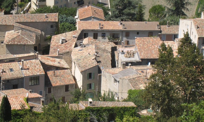 Forcalquier Casa | La Maison Jaune, a small Provencal house in the city