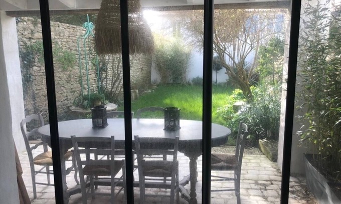 La Couarde-sur-Mer Casa | La Maison Rose, La Couarde sur mer, rénovée, en plein coeur de l île de ré !