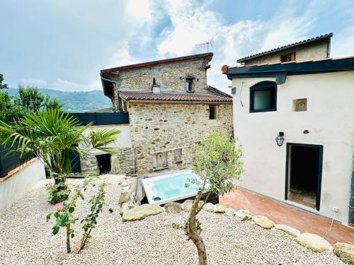 Foix Casa | La Maisonnette de Mouragues
