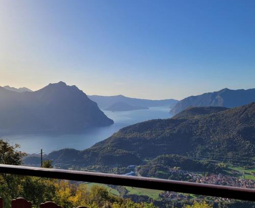 Bossico Apartamento | La Mansardina sul lago Mountain Lake Iseo Hospitality