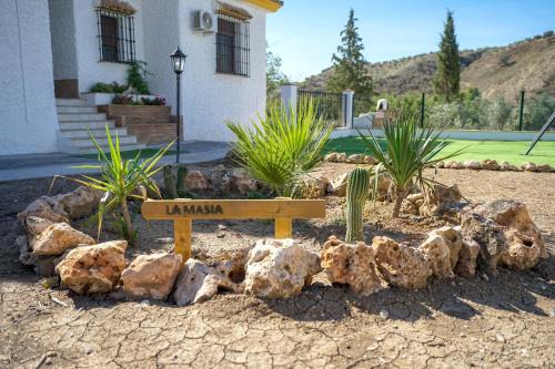 Almedinilla Casa | La Masía casa rural junto al río