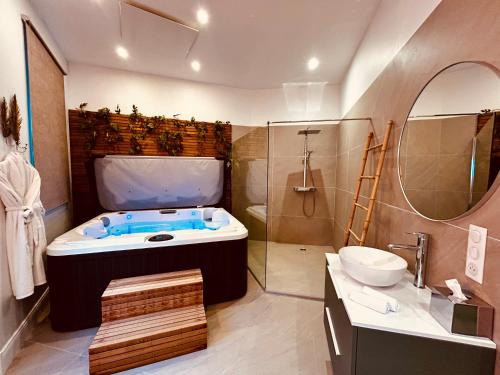 Saint-Bruno - Saint-Victor Apartamento | La Palmer Le 50 Suites and SPA