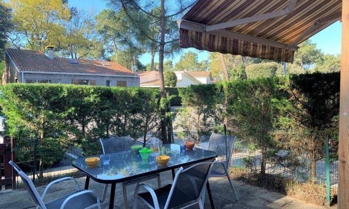 Les Mathes Apartamento | La Palmyre - PLEASANT TERRACED VILLA - SHARED POOL