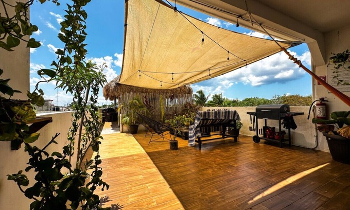 Colonia Adolfo Lopez Mateos Hotel | La Perle Noire | BN - Terrace and Pool