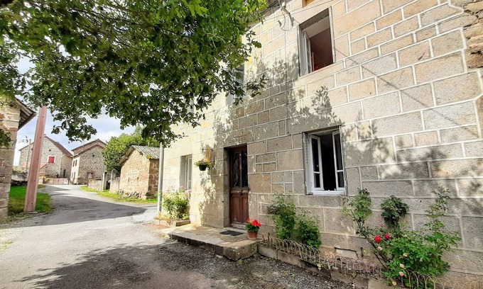 Sainte-Feyre-la-Montagne Otro | La Petite Ferme du Maureix