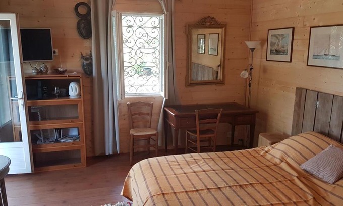 Saint-Antoine-de-Breuilh Cama Y Desayuno | La petite Boulandre