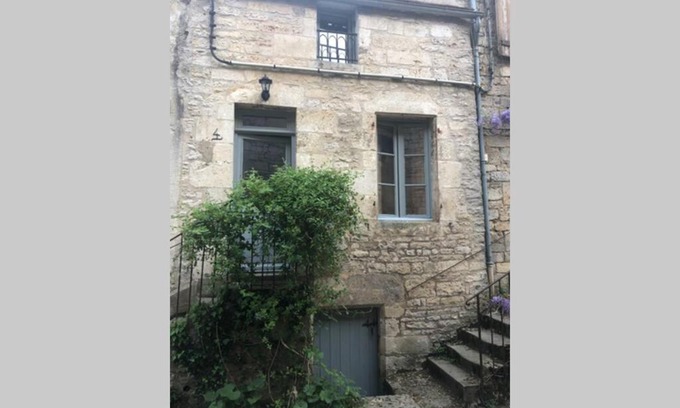 Flavigny-sur-Ozerain Casa | La petite maison médiévale de Melanie