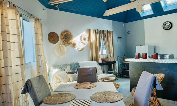 Le Sourn Casa | La petite maison bleue accessible mobilité réduite