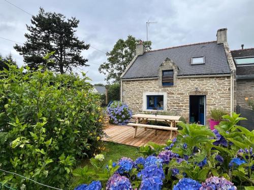 Camors Casa | La petite maison bleue