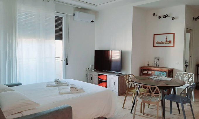 Verona City Centre Apartamento | La Piccola Loggia Verona app. with a view and garage