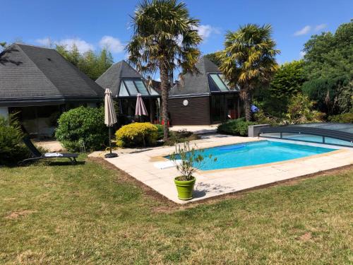 Theix-Noyalo Casa | La piscine