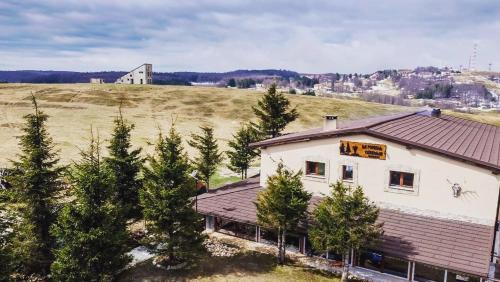 Carasova Casa | La Popasul Cerbului