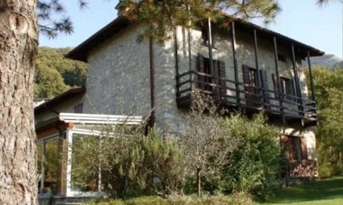 Caprino Bergamasco Villa | La Pradasella - Cascina muy típica, ubicada en Caprino Bergamasco