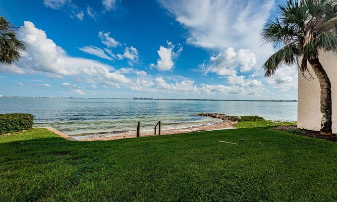 Isla del Sol Condominio | La Puerta 'Happiness' is a Day at the Beach