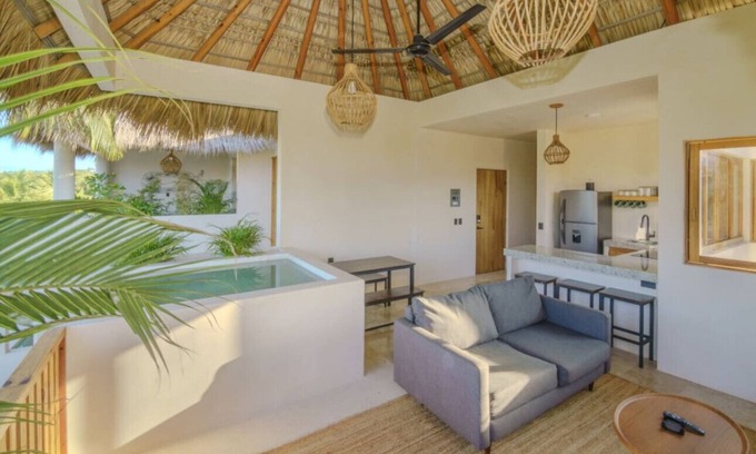 Brisas de Zicatela Apartamento | La Punta Beach Front Penthouse Oasis Starlink