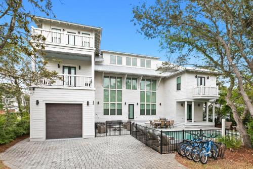 Seacrest Casa | La Pura Vida