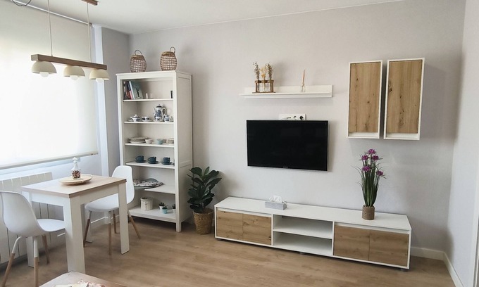La Magdalena Apartamento | La Quinta de la Cadena by Alogest