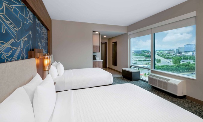 East Bank Hotel | La Quinta Inn & Suites by Wyndham Nashville Downtown / Stadium