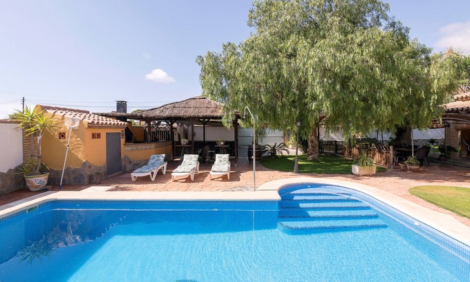 Los Franceses-la Vega Villa | La Redondela - Cuatro Habitaciones Villa, Capacidad 7