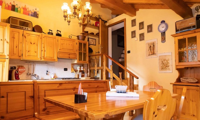Brusimpiano Apartamento | La Romantica [Franco's Court]