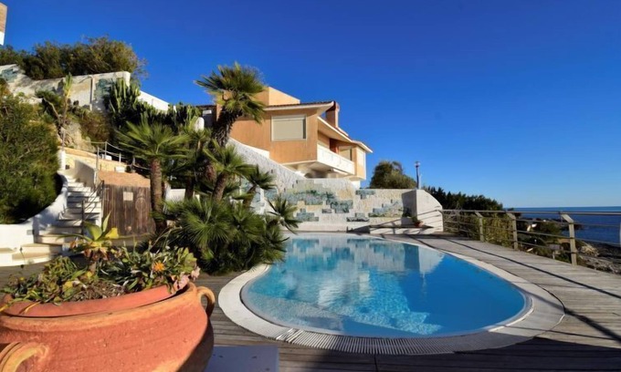 Plemmirio Apartamento | La Rosa by Interhome