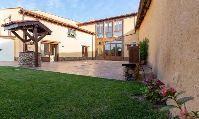 Hospital de Orbigo Casa | La Rosaleda León - Casa Rural -