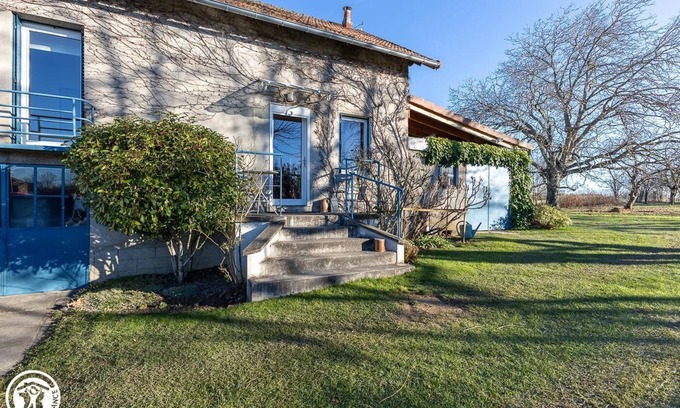 Genouillac Casa | LA Roseraie - Saint-angel