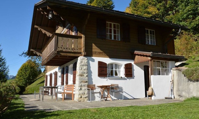 Saanenmoeser Apartamento | La Ruche, Chalet by Interhome