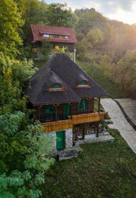 Bertea Casa | La sat - Mândră Ioană