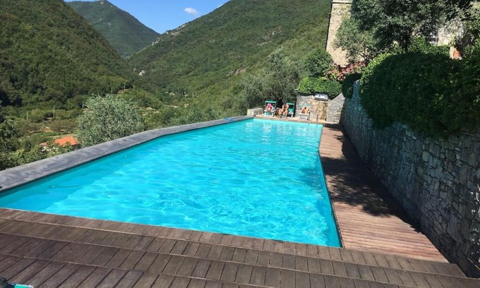 Colletta Casa | La Scala within a stunning 13th century setting