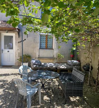 Bleigny-le-Carreau Casa | La Solangette, petite maison confortable et calme