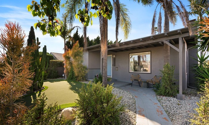 Westchester Casa | LA Summer Stay
