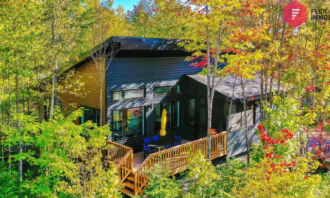 Pont-Rouge Casa | ⭐ La Sunny-Haus de Portneuf 🌞 Pool, Hot tub, Billiards and Trails ⭐