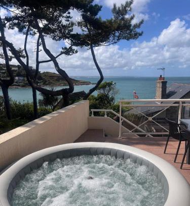 Fermanville Casa | La Terrasse de L Anse Maison avec Vue Mer et Spa Extérieur