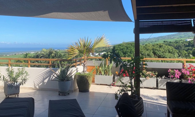 La Riviere Saint-Louis Apartamento | La Terrasse sea and mountain view, quiet, 4-star rating