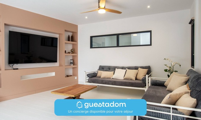 Laval Casa | La Terrasse - Wifi - Parking - Clim
