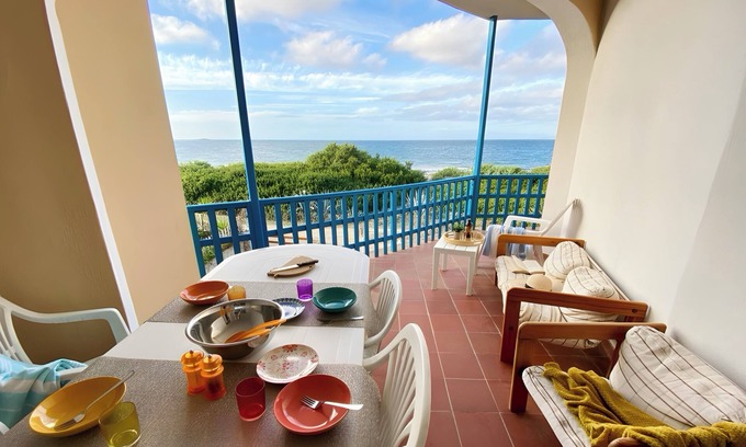 Sa Rocca Tunda Apartamento | La Terrazza - Apartment with Sea View Terrace for Families Seeking Relaxation