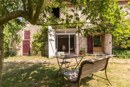 Livry Cama Y Desayuno | La Thibaude - Livry
