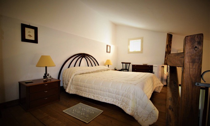 Magomadas Casa | La Tinaia Country House Bed & Board