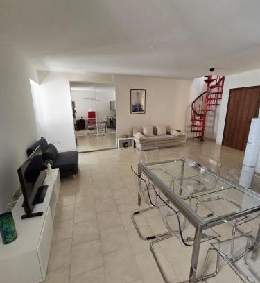Peschiera del Garda City Centre Apartamento | La Torretta Apartment