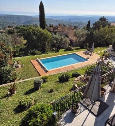 Tourrettes-sur-Loup Cama Y Desayuno | La Tourrette