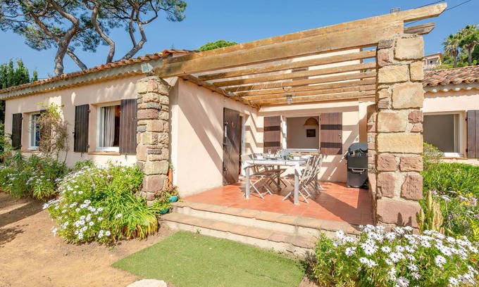 Plage de la Garonnette Casa | La Treille by Interhome