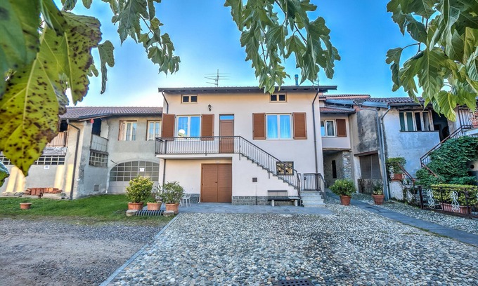 Gavirate Casa | La Valbinella Few Meters From Varese Lake, Gavirate, Italy