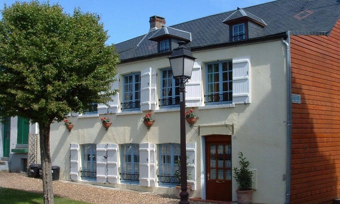 Saint-Valery-sur-Somme Casa | LA VALERIANNE(Five bedroomed town house 200 metres from sea front)