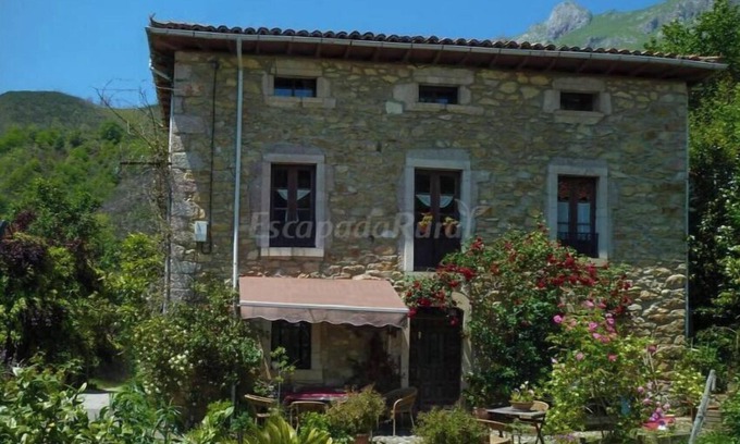 Penamellera Alta Casa | Casa Rural La Valleja idea para grupos frente a Los Picos de Europa