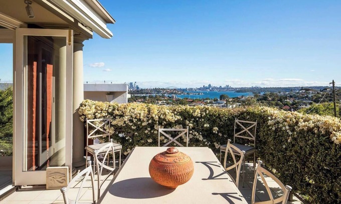 Rose Bay Casa | La Vie en Rose Grand Living on Sydney Harbour